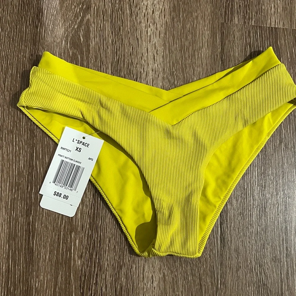 NEW L*SPACE Apple Green Bikini Set - Picture 4 of 10